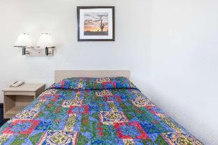 Knights Inn Grand Rapids East Airport Cascade Zimmer foto